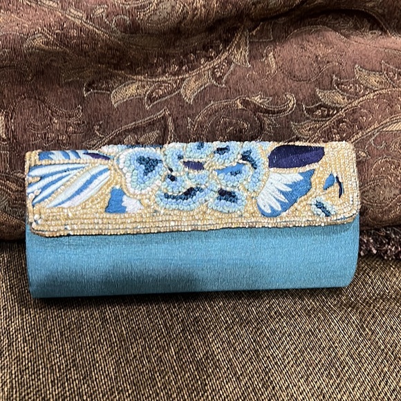 2 chic - Picture 9 of 9